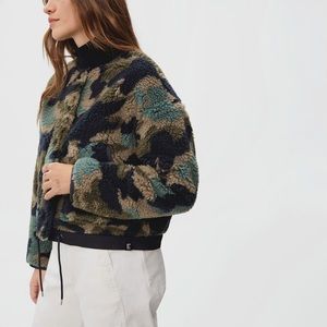 EVERLANE (RE)NEW TEDDY LINER